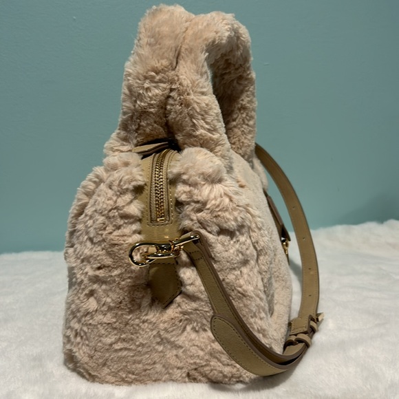 Samantha Thavasa 2 way Faux Fur Bag bag. Authentic and Pre-owned. Like new!!! - Picture 2 of 8